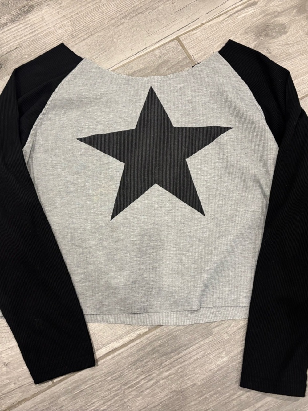 Off The Shoulder Gray & Black Star Raglan Long Sleeve